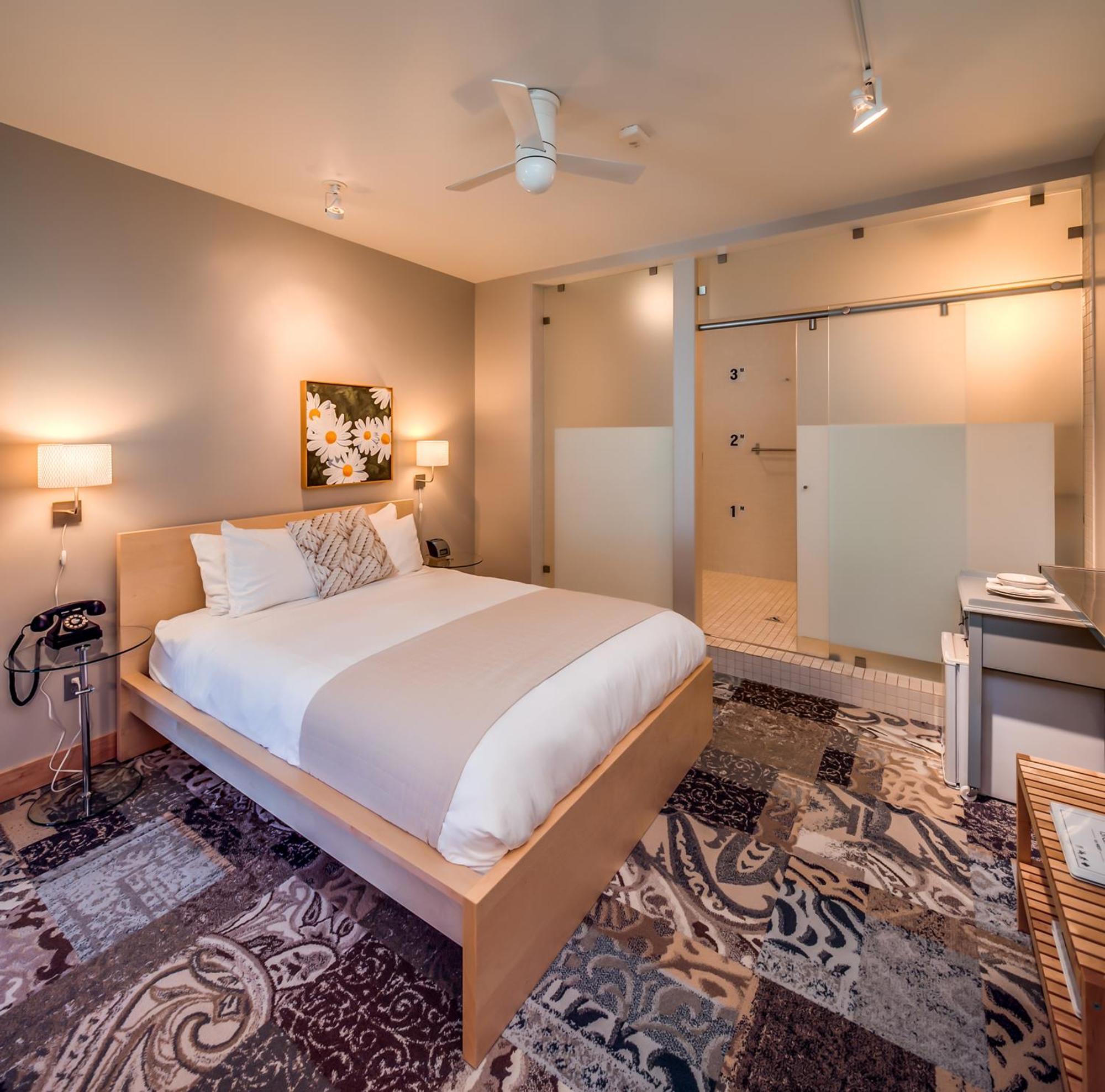 Hotel Island At 123 West