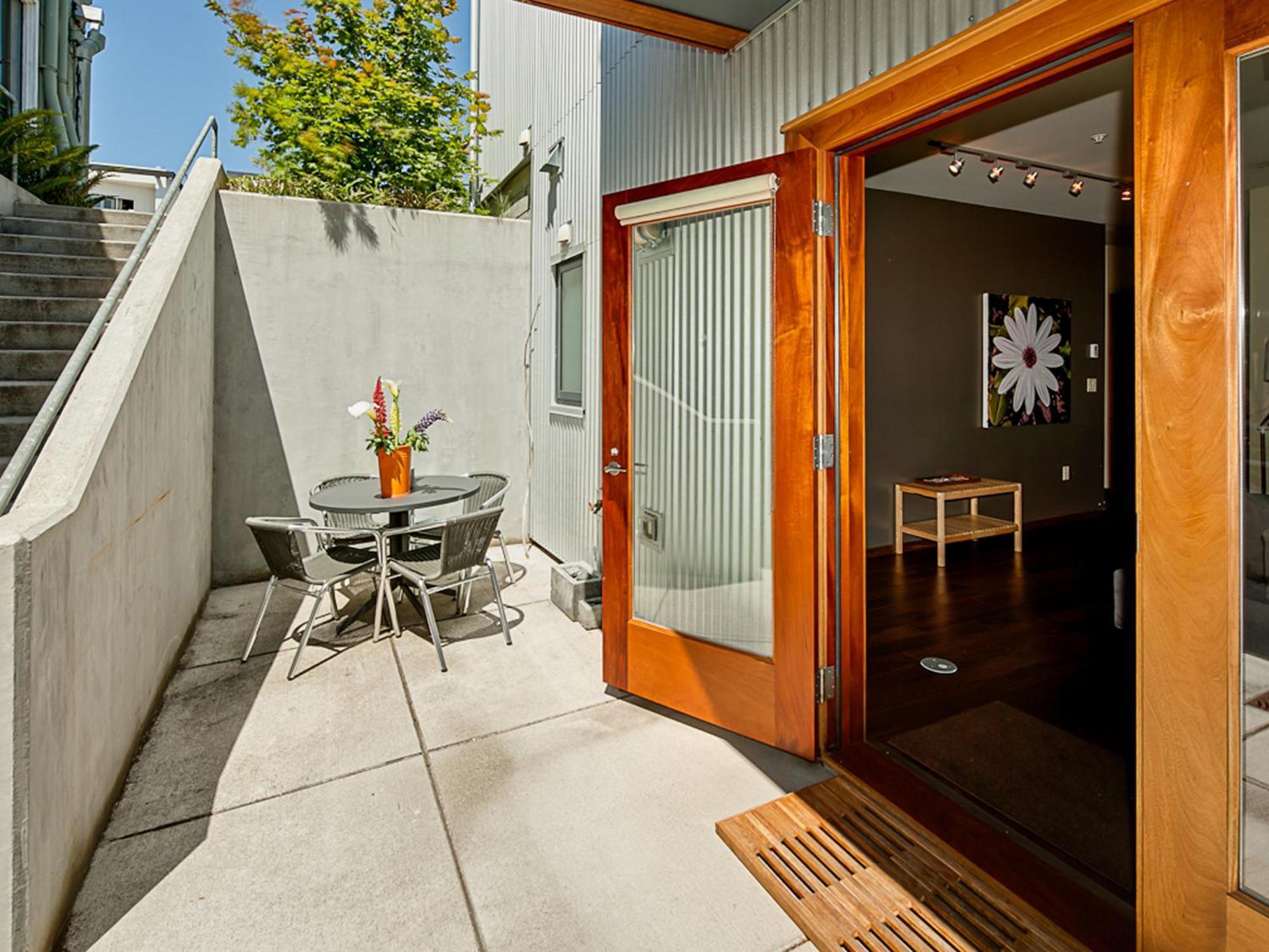 Hotel Island At 123 West