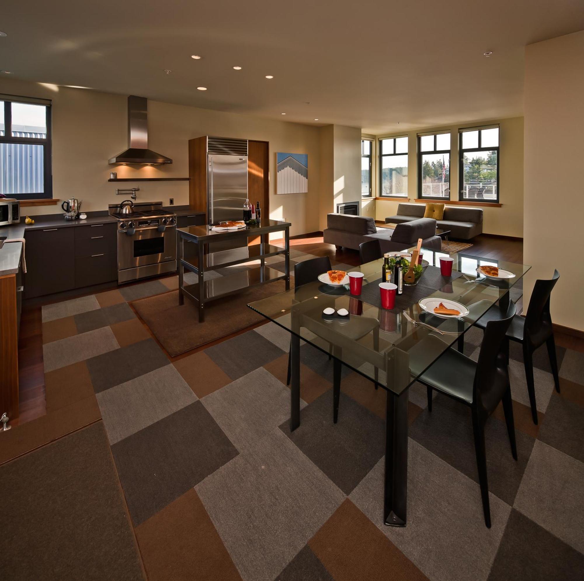 Hotel Island At 123 West