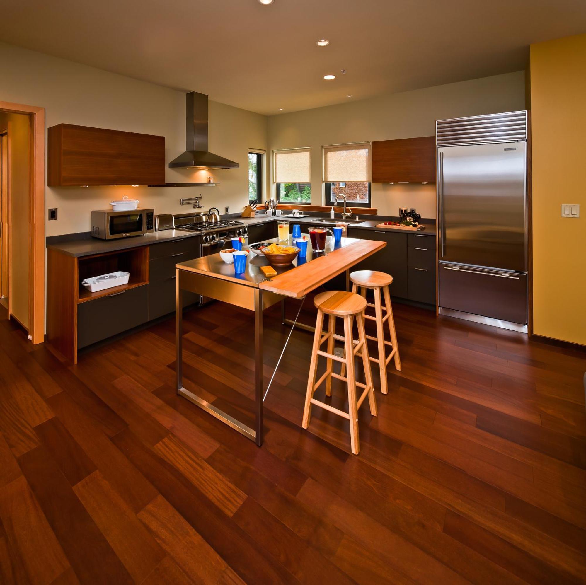 Hotel Island At 123 West