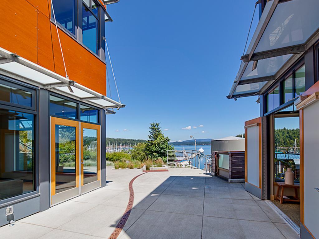 Hotel Island At 123 West