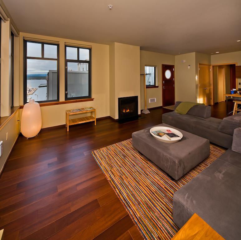 Island At 123 West