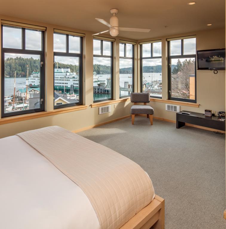 Island At 123 West