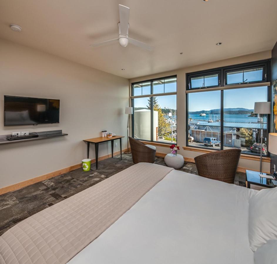 Island At 123 West Hotel